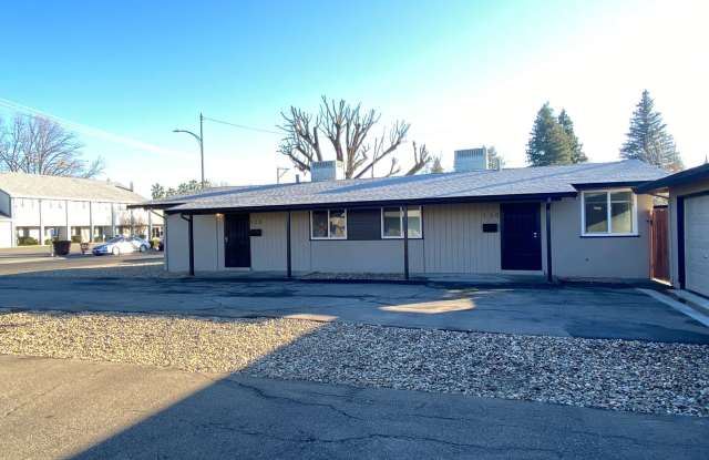 2bed/1bath duplex 1 block from Vaca High School! Remodeled interior, dual pane windows with detached single car garage!