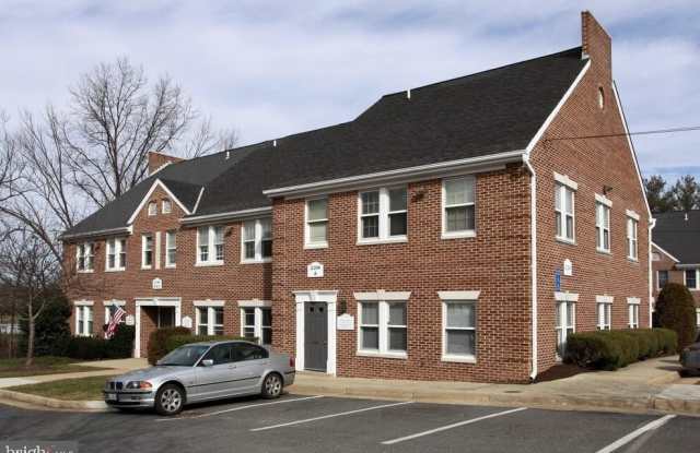 2104-A GALLOWS Road unit: A