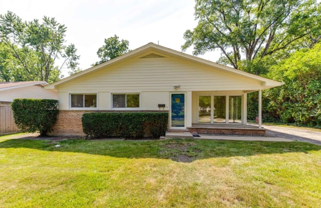 3228 Summit Avenue - 3228 Summit Avenue, Highland Park, IL 60035