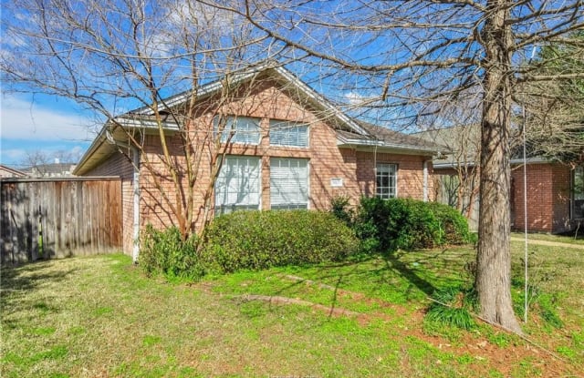 1003 Lincoln - 1003 Lincoln Avenue, College Station, TX 77840