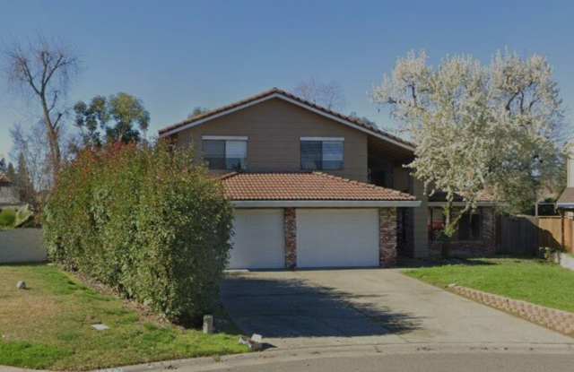 Photo of Beautiful Fair Oaks 4/2! BIG HOUSE **See details below for viewings**