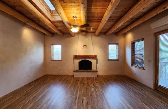 694 La Viveza Ct