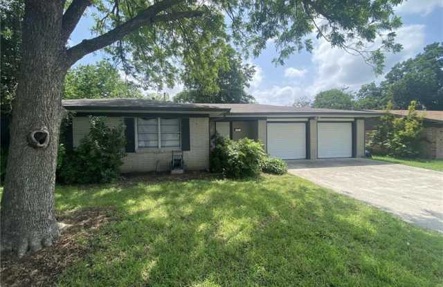 2701 Scott Boulevard - 2701 Scott Boulevard, Temple, TX 76504