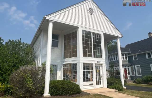 1569 Wisconsin Ave