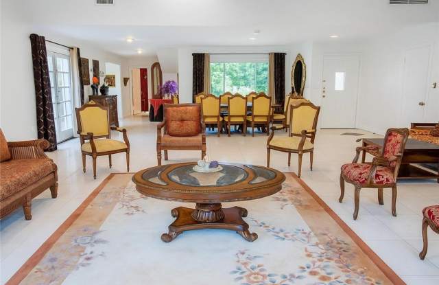 19821 Henshaw Street