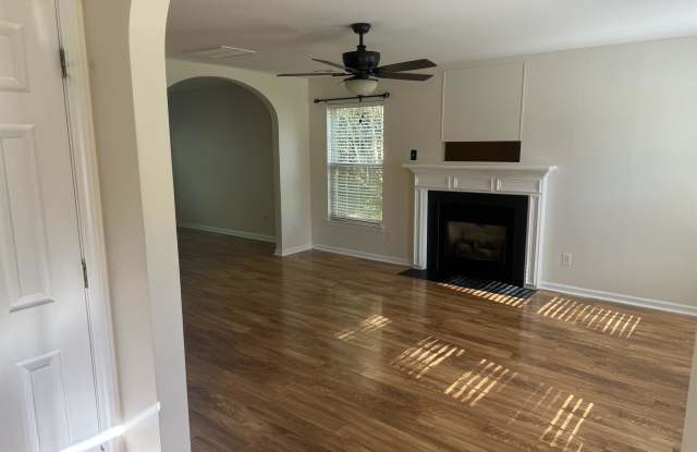 1410 Juniper Hills Lane