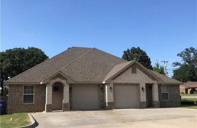 2771 Oakview  RD Unit #1