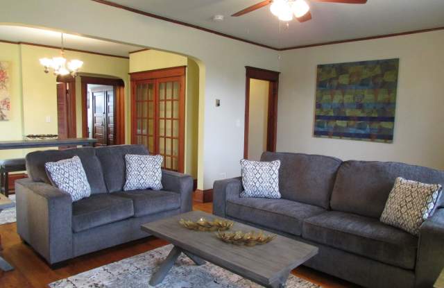 1611 1/2 Hammond Ave