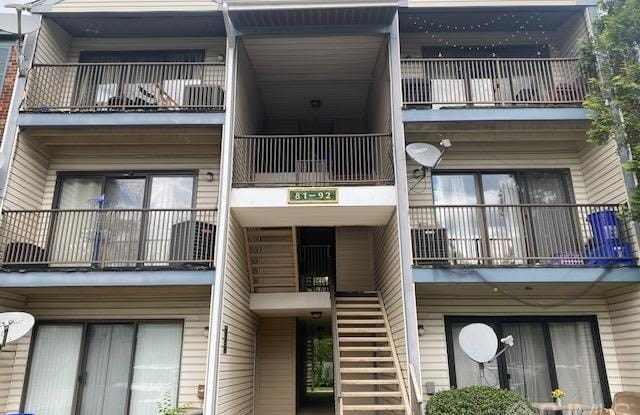 86 Canterbury Court