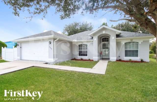 2000 Advana Street Northeast