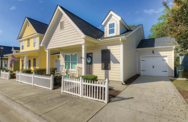 LEO at Augusta Commons