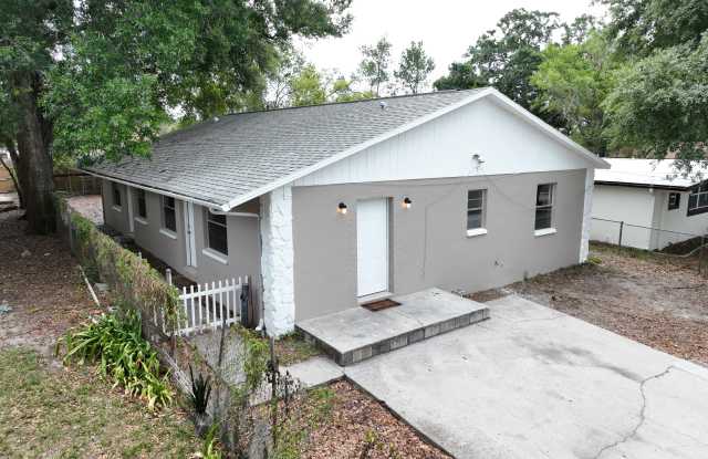 8405 N Semmes St