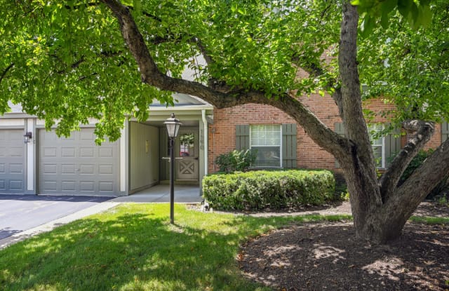 1590 Stonehill Court - 1590 Stonehill Court, Wheaton, IL 60189