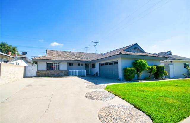 530 W Parkwood Avenue