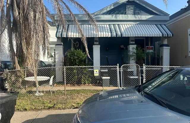 Photo of 2217 Willow St