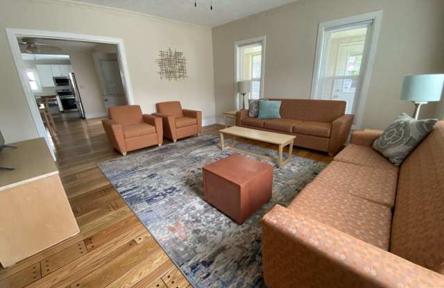 Photo of 1202 Memorial Avenue