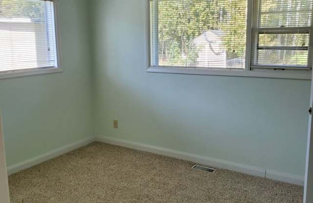 3 Bedroom Home in Blaine!