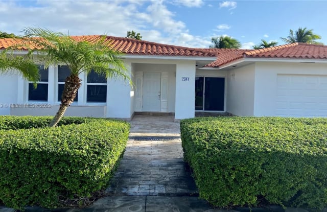 2441 SW 124th Ave - 2441 Southwest 124th Avenue, Tamiami, FL 33175