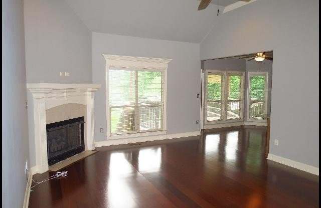 3153 Stonewall Drive