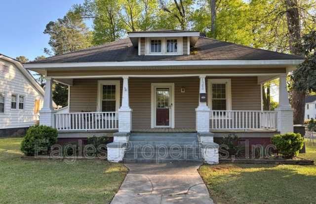 Photo of 1300 Evergreen Avenue