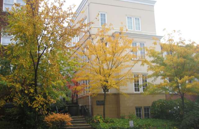 525 G Street SE