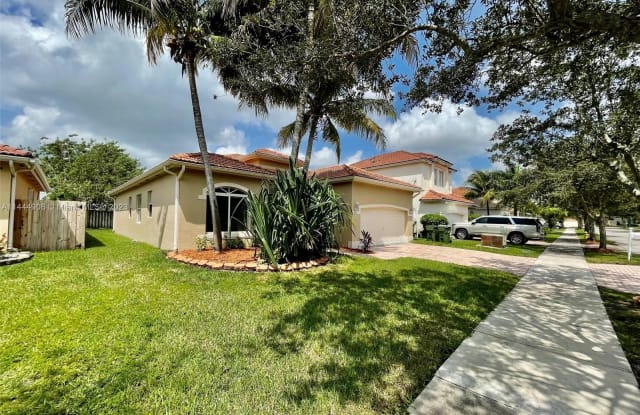 1621 SE 17th St - 1621 Southeast 17th Street, Homestead, FL 33035