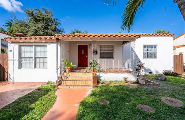 2315 Southwest 17th Street