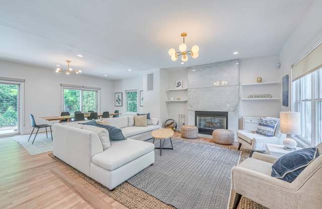 38 Cove Road S