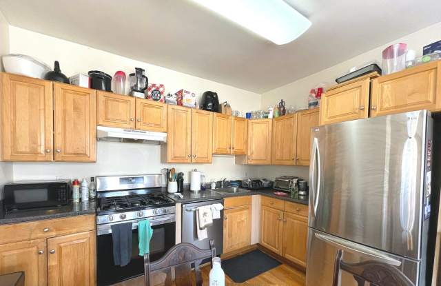 Luxury House on Brookline Border w. Tandem Parking Inc.  Laundry in Unit