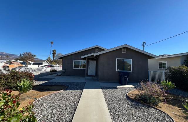 Newer Single story 3 bedroom 2 bath House