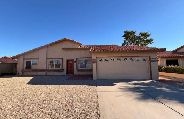 Photo of ⭐ Spacious 3-Bedroom 2-Bathroom Chandler Home with Vaulted Ceilings and Large Yard