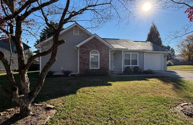 Photo of 3 Bedroom Home with Modern Updates  Small town Serenity!