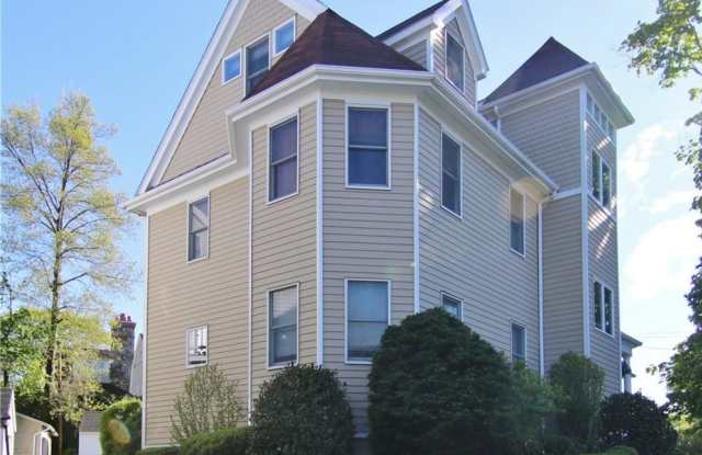 28 Woodland Drive