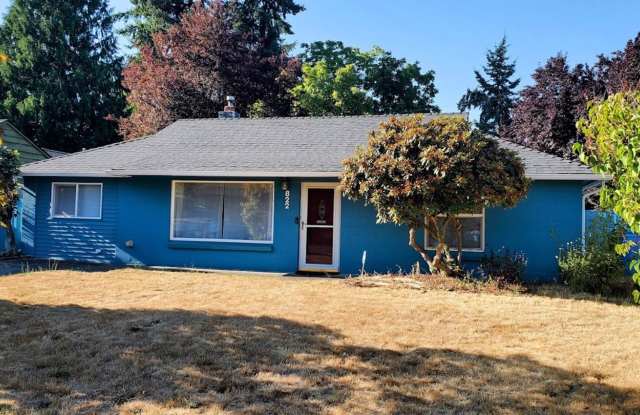 Photo of Bright Four‑Bedroom Home with Spacious Outdoor Area