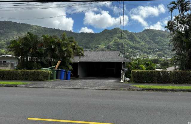 3339 Manoa Road unit: 5