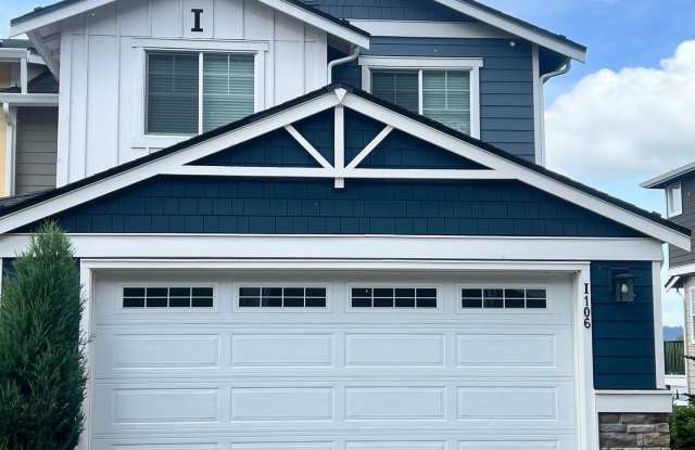 Beautiful Sunridge Townhome in Kent.