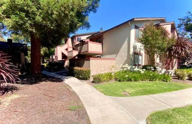 Beautifully Updated 2-Bedroom Condo! - Warm Springs!