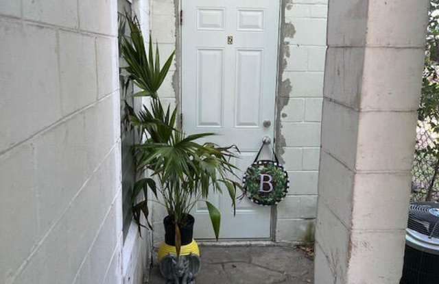 2206 Irwin Street unit: B