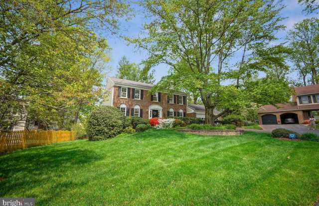 8652 WHITE BEECH WAY - 8652 White Beech Way, Tysons Corner, VA 22182