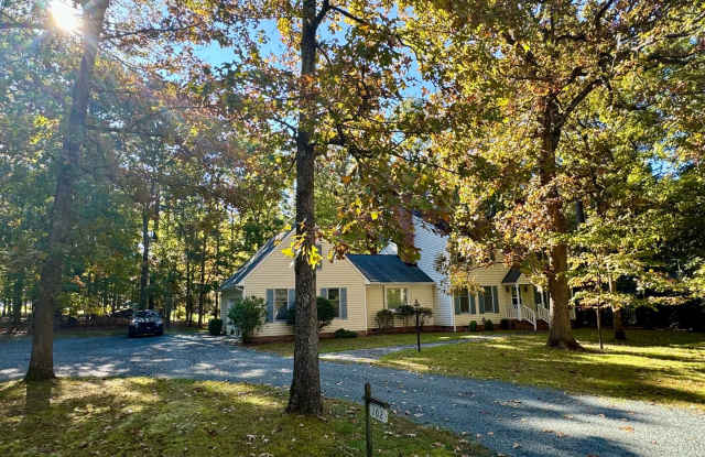 Spacious 4 bedroom home in the heart of Carrboro!