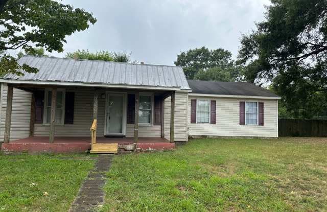 3 bed 2 bed house in Henrico! Big yard, laundry, shed, hardwoods - 5907 Edgelawn Street, Montrose, VA 23231