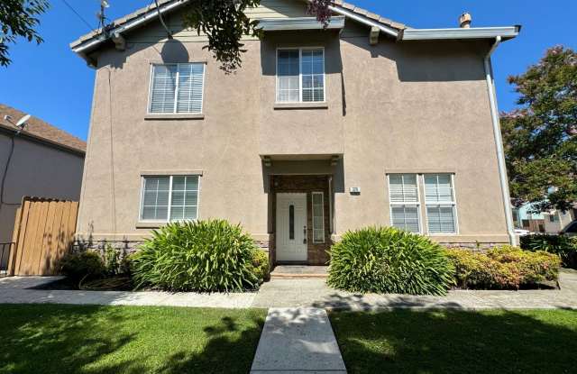 3 Bedroom and 2.5 Bathroom 2-Story SFH in San Leandro!!!