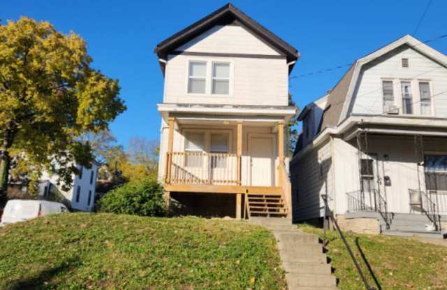 Photo of 3 bedroom 2 bath with Garage