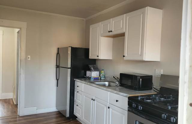 Photo of 411 Franklin Street - 3