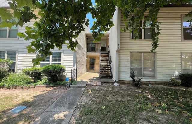 (2) Bed/(2) Bath with View of OU Golf Course in Cardinal Creek AVAIL NOW!