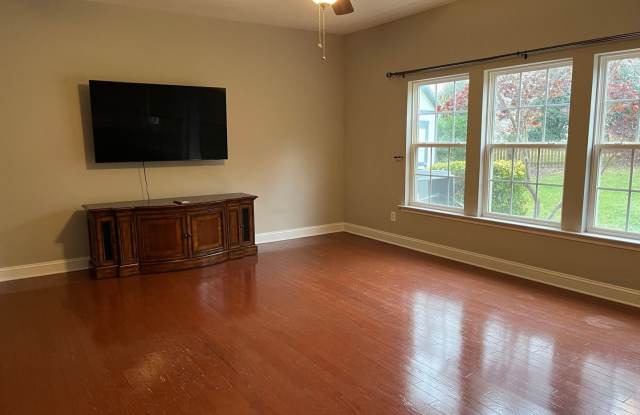 Charming 4BR House in Charlotte