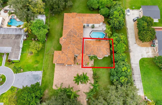 Photo of 9981 SW 70th St