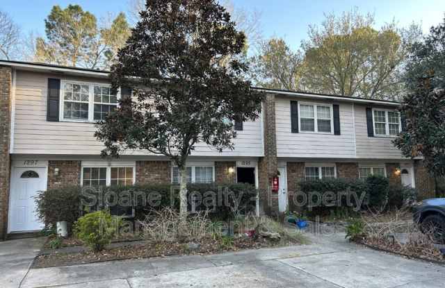 1295 Mathis Ferry Rd