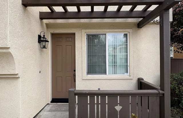 Newer 4bed 2.5 bath House