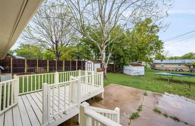 1814 W College Street